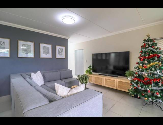 3 BEDROOM TOWNHOUSE FOR SALE IN PROTEA HEIGHTS